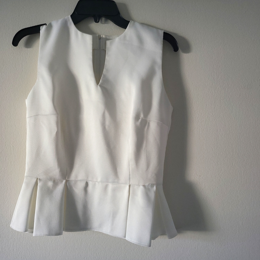 Beautiful white top, size 8. Brand new